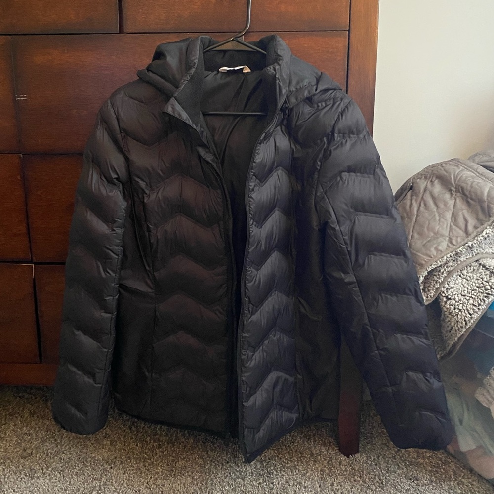 Time and Tru black puffer jacket